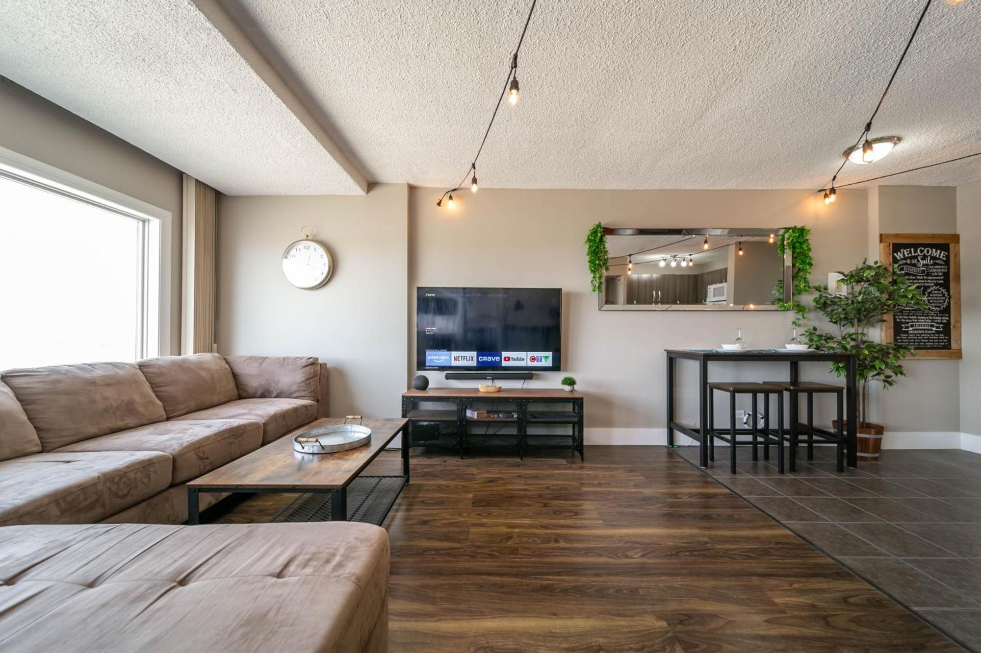 Ferienwohnung Rustic & Rogers Place, Free Parking! Edmonton Exterior foto